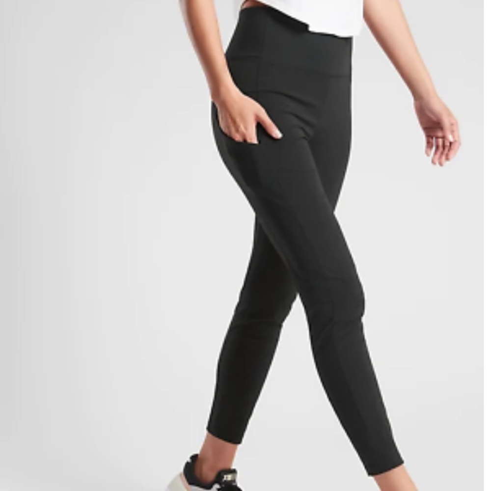 NWT! Athleta Trekkie Hybrid Crop Tight! Size 4!